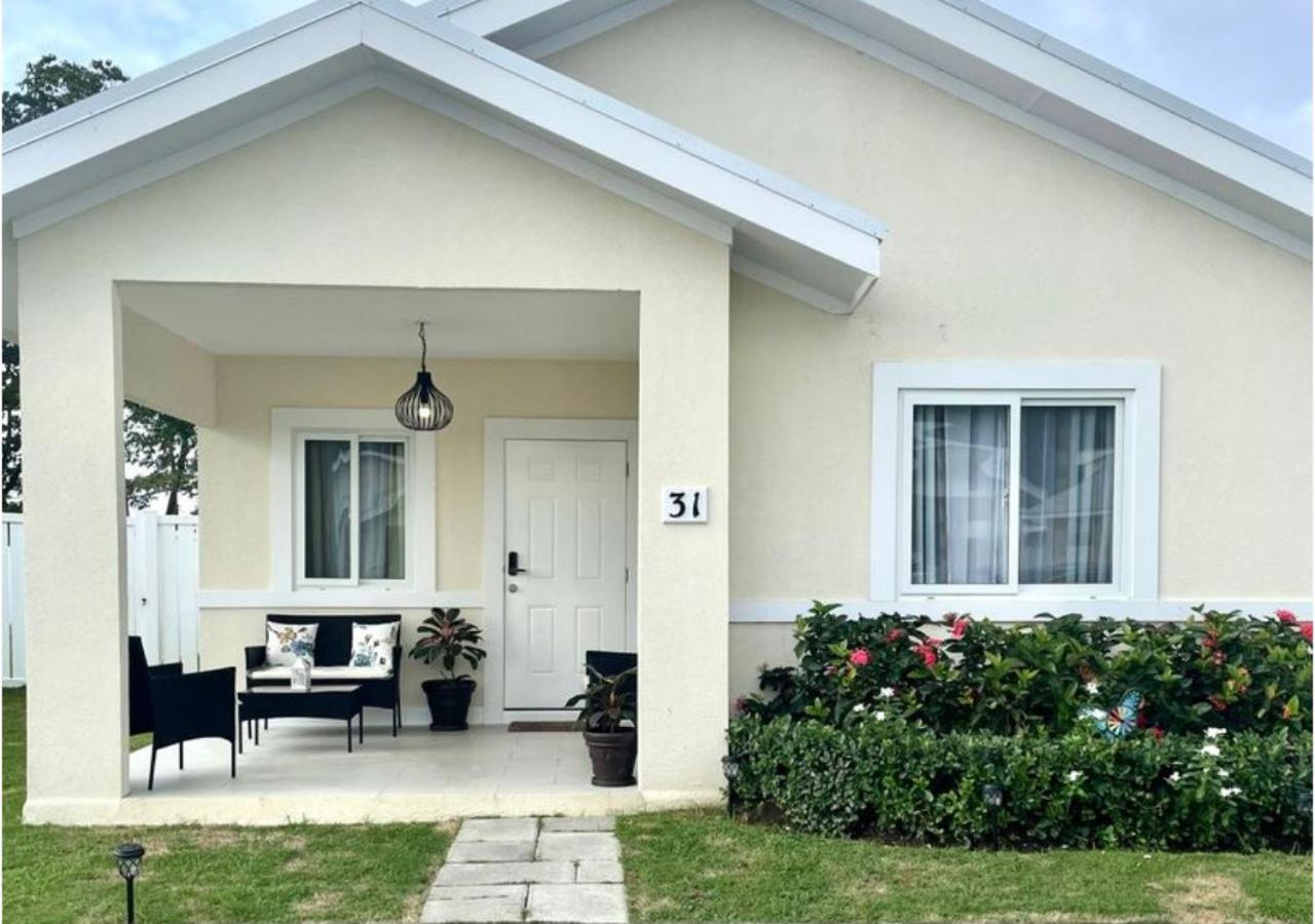 Seashore Vacation Home, Oceanpointe, Lucea, Jamaica Exterior photo
